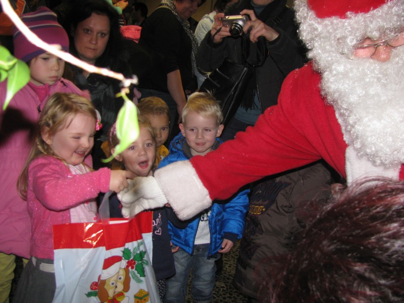 Dramatizacija Mala snežinka in prihod Božička 02 (14).JPG