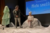 dramatizacija Mala snežinka in prihod Božička 01 (3).jpg