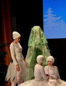 dramatizacija Mala snežinka in prihod Božička 01 (7).jpg