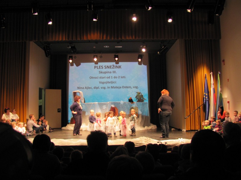 prireditev babice in dedki (22).JPG