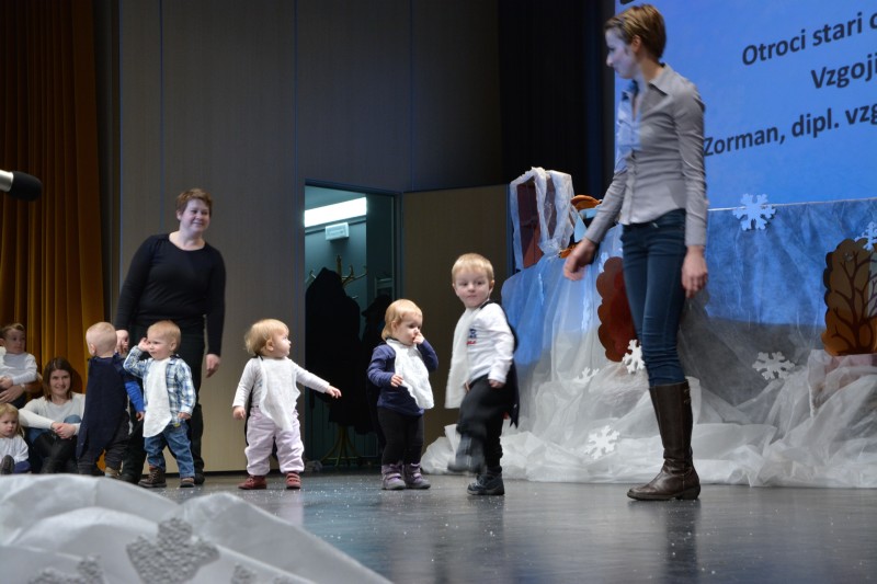 Tradicionalna prireditev za babice in dedke 024.jpg