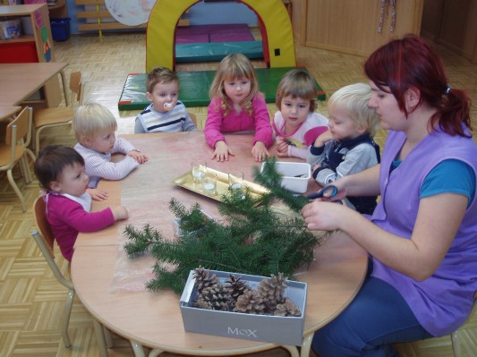 izdelali smo si adventni venček.JPG