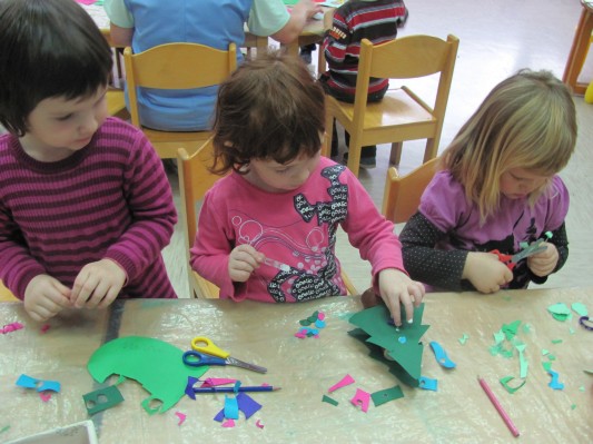 izdelovanje smrečic.JPG