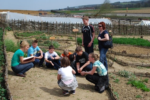 USTVARJALNE DELAVNICE