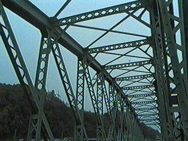 13.jpg (34183 bytes)