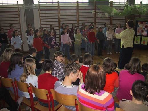 The image �http://www.o-tcufarja.mb.edus.si/razno/pomladni_dan/Pomladni_dan_2004_05.JPG� cannot be displayed, because it contains errors.