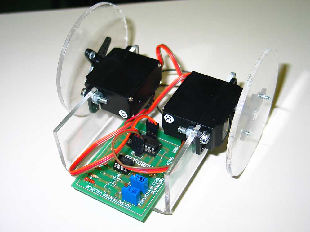 Slika robota robosled 