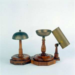 Apparato per rinforzare il suono