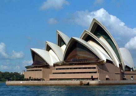 http://www.travelsinparadise.com/australia/sydney/pictures/sydney-opera-house-06.jpg